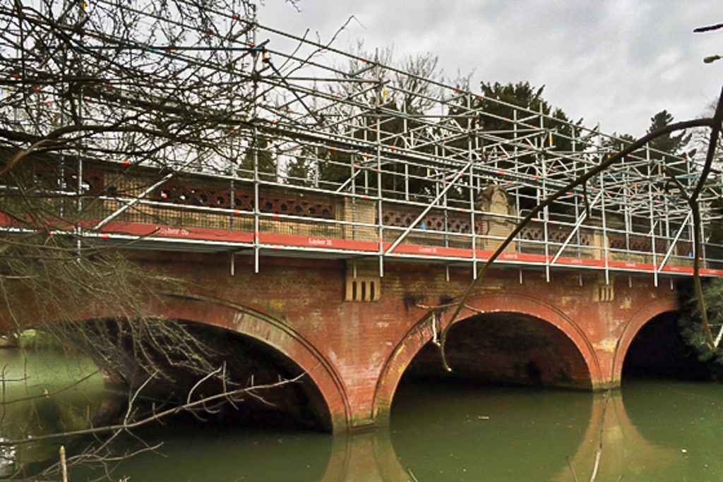 Suspended scaffold on Willes Road bridge in Leamington Spa