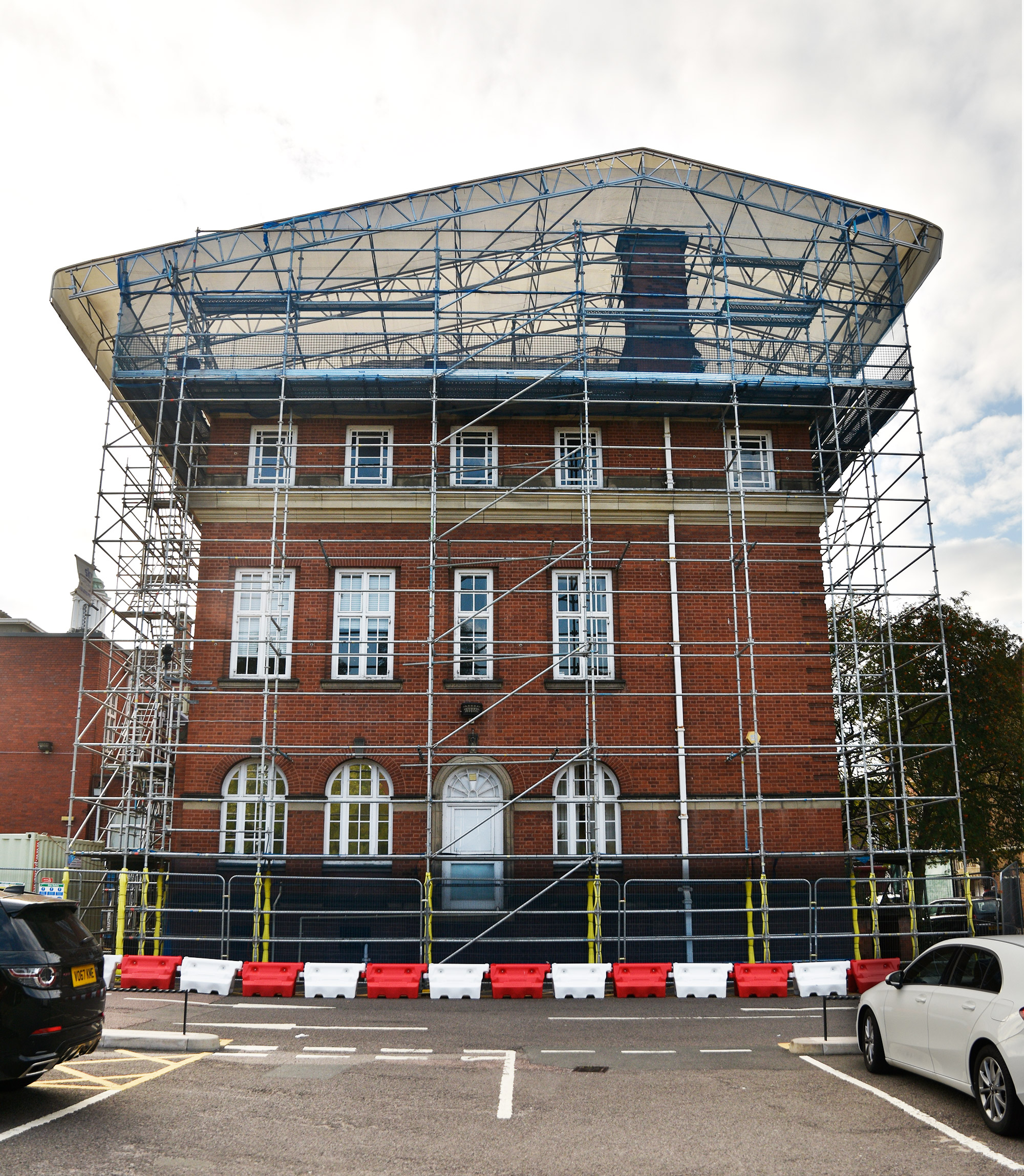 Temporary roof scaffold on a building in Nuneaton.